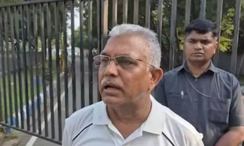दिलीप घोष ने टीएमसी पर साधा निशाना, बोले- ममता बनर्जी और भतीजे ही पार्टी में बचेंगे दिलीप घोष ने टीएमसी पर साधा निशाना, बोले- ममता बनर्जी और भतीजे ही पार्टी में बचेंगे