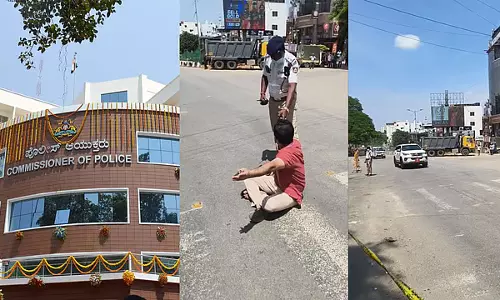 Bengaluru : गवर्नर के जुलूस और प्रोटेस्ट के बीच ओल्ड एयरपोर्ट रोड पर ट्रैफिक जाम Bengaluru : गवर्नर के जुलूस और प्रोटेस्ट के बीच ओल्ड एयरपोर्ट रोड पर ट्रैफिक जाम