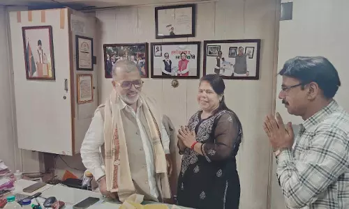 बीमा क्लेम राशि मिलने के बाद पॉलिसीधारक ने प्रबंध संपादक पप्पू फरिश्ता का जताया आभार