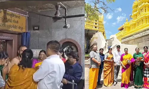 MK Stalin की पत्नी दुर्गा स्टालिन ने कर्नाटक के मंदिरों में की पूजा MK Stalin की पत्नी दुर्गा स्टालिन ने कर्नाटक के मंदिरों में की पूजा
