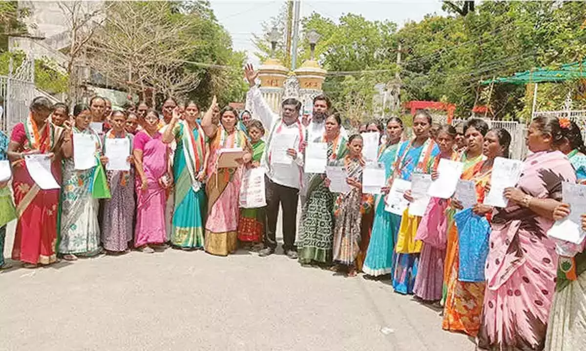 Andhra: कांग्रेस ने 2013 के घर के लाभार्थियों के लिए ज़मीन पर कब्ज़ा मांगा