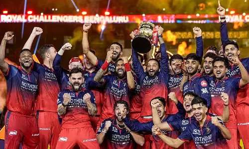RCB ने लगातार दूसरी बार IPL 2026 में किया विजयी अभियान RCB ने लगातार दूसरी बार IPL 2026 में किया विजयी अभियान