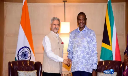 Jaishankar ने दक्षिण अफ्रीका के उप-राष्ट्रपति माशातिले से मुलाकात की, विभिन्न क्षेत्रों में अवसरों पर चर्चा की Jaishankar ने दक्षिण अफ्रीका के उप-राष्ट्रपति माशातिले से मुलाकात की, विभिन्न क्षेत्रों में अवसरों पर चर्चा की