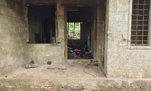 Kerala : ममलकंदम में जंगली हाथियों के झुंड ने घर को चौथी बार किया तबाह Kerala : ममलकंदम में जंगली हाथियों के झुंड ने घर को चौथी बार किया तबाह