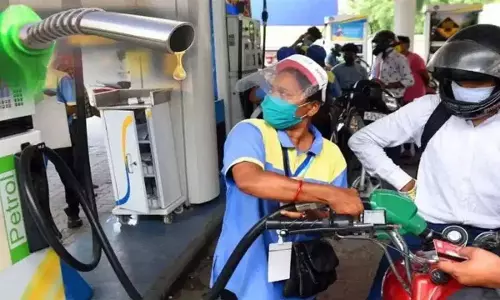 पेट्रोल-डीजल महंगे होने से बढ़ सकता है महंगाई का दबाव पेट्रोल-डीजल महंगे होने से बढ़ सकता है महंगाई का दबाव