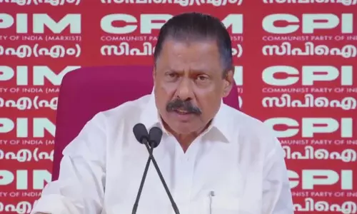 CPI(M) के गोविंदन ने ईंधन की कीमतों में बढ़ोतरी को लेकर केरल के मुख्यमंत्री सतीशन पर साधा निशाना CPI(M) के गोविंदन ने ईंधन की कीमतों में बढ़ोतरी को लेकर केरल के मुख्यमंत्री सतीशन पर साधा निशाना
