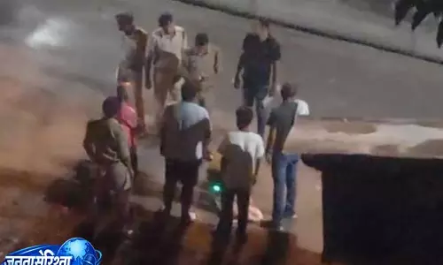 तेलीबांधा मरीन ड्राइव के पीछे संदिग्ध सामान बरामद, पुलिस ने किया जप्त तेलीबांधा मरीन ड्राइव के पीछे संदिग्ध सामान बरामद, पुलिस ने किया जप्त