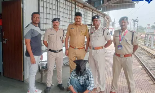 रायपुर में GRP की कार्रवाई, पॉक्सो एक्ट का फरार आरोपी गिरफ्तार रायपुर में GRP की कार्रवाई, पॉक्सो एक्ट का फरार आरोपी गिरफ्तार
