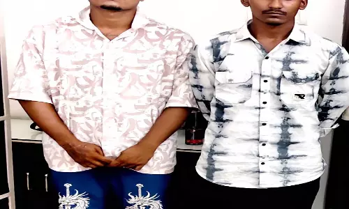 CG: सोशल मीडिया में वीडियो डालकर दिखाई गुंडागर्दी, गिरफ्तार CG: सोशल मीडिया में वीडियो डालकर दिखाई गुंडागर्दी, गिरफ्तार
