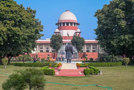 मुख्य न्यायाधीश सूर्यकांत आज सुप्रीम कोर्ट के पांच नए न्यायाधीशों को दिलाएंगे पद की शपथ मुख्य न्यायाधीश सूर्यकांत आज सुप्रीम कोर्ट के पांच नए न्यायाधीशों को दिलाएंगे पद की शपथ