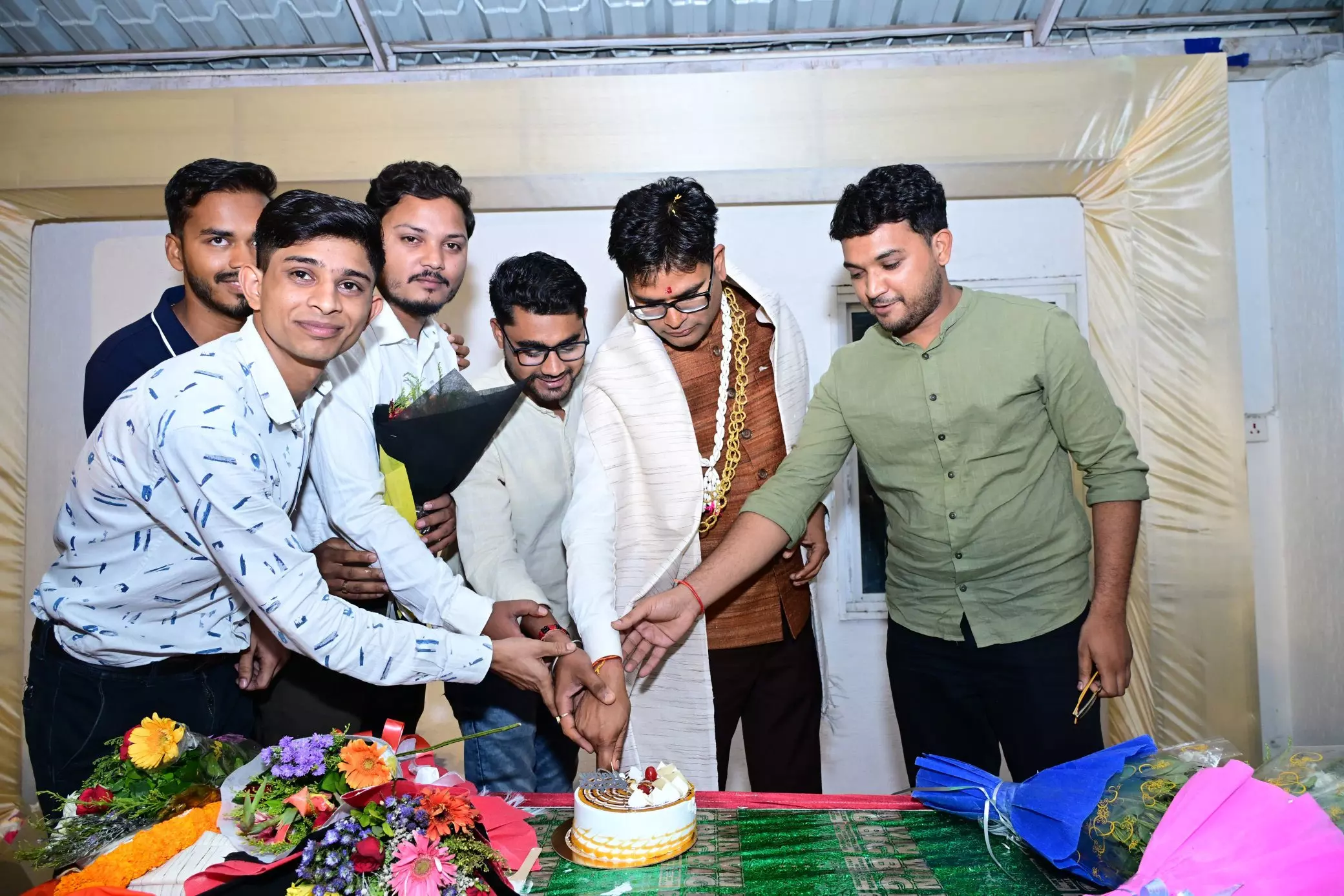 CM साय ने वित्तमंत्री ओपी चौधरी को जन्मदिन की बधाई दी CM साय ने वित्तमंत्री ओपी चौधरी को जन्मदिन की बधाई दी