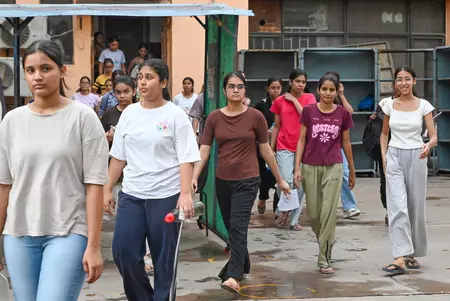 नीट यूजी पेपर लीक मामले में शिक्षा मंत्रालय ने शुरू की कार्रवाई नीट यूजी पेपर लीक मामले में शिक्षा मंत्रालय ने शुरू की कार्रवाई