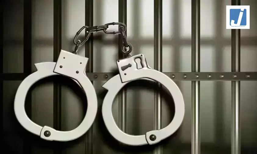 ऑपरेशन चेकमेट: 30 भारतीयों को गिरफ्तार किया, मचा हड़कंप, जानें अब उनके साथ क्या होगा ऑपरेशन चेकमेट: 30 भारतीयों को गिरफ्तार किया, मचा हड़कंप, जानें अब उनके साथ क्या होगा