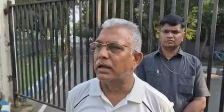 दिलीप घोष ने टीएमसी पर साधा निशाना, बोले- ममता बनर्जी और भतीजे ही पार्टी में बचेंगे दिलीप घोष ने टीएमसी पर साधा निशाना, बोले- ममता बनर्जी और भतीजे ही पार्टी में बचेंगे