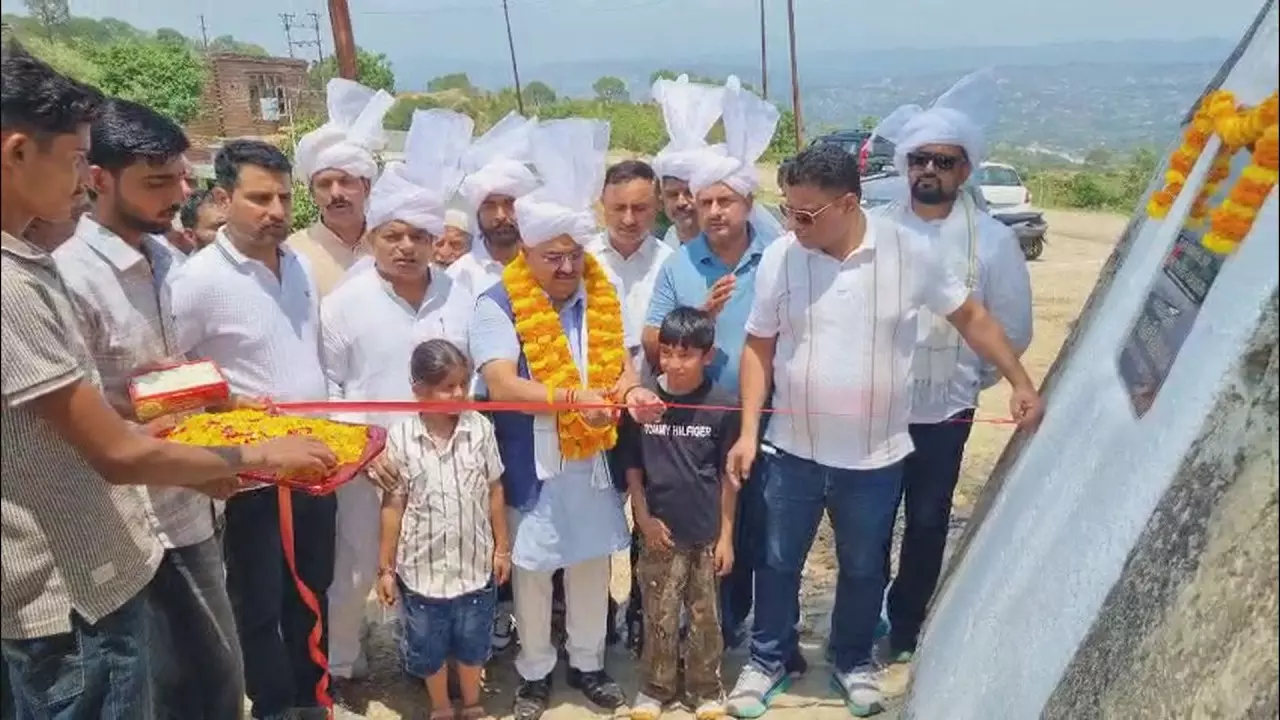 Jammu: बर्मिनी मोहल्ला में विकास को मिली गति, लेन निर्माण कार्य शुरू Jammu: बर्मिनी मोहल्ला में विकास को मिली गति, लेन निर्माण कार्य शुरू