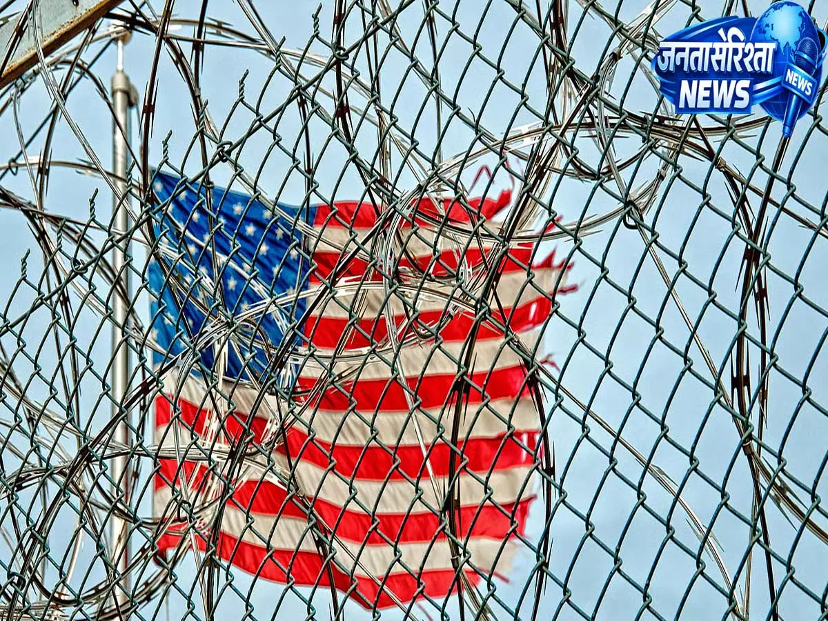 US इमिग्रेशन का शिकंजा, गैर-कानूनी ट्रकिंग नेटवर्क पर छापे में 30 भारतीय हिरासत में US इमिग्रेशन का शिकंजा, गैर-कानूनी ट्रकिंग नेटवर्क पर छापे में 30 भारतीय हिरासत में
