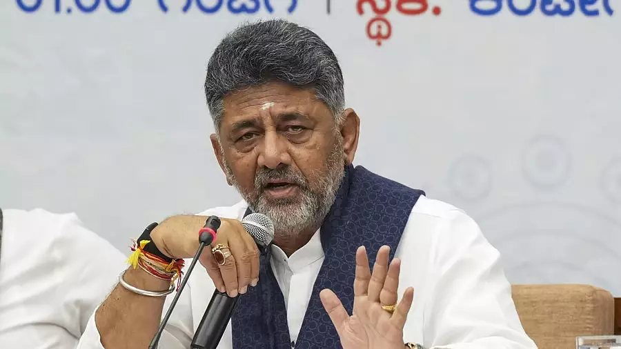 Karnataka : डी.के. शिवकुमार की नई कैबिनेट में SC नेताओं की हिस्सेदारी पर जोरदार जोड़-तोड़ Karnataka : डी.के. शिवकुमार की नई कैबिनेट में SC नेताओं की हिस्सेदारी पर जोरदार जोड़-तोड़