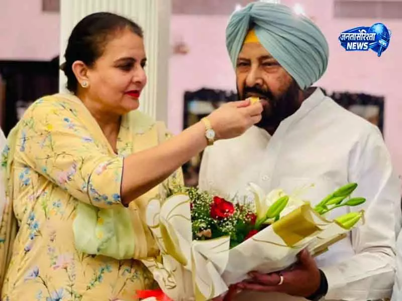 Chandigarh कैप्टन की बेटी ने BJP अध्यक्ष केवल ढिल्लों से मुलाकात की Chandigarh कैप्टन की बेटी ने BJP अध्यक्ष केवल ढिल्लों से मुलाकात की