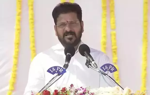 कांग्रेस सरकार कल्याण और विकास में संतुलन बना रही है: Revanth Reddy कांग्रेस सरकार कल्याण और विकास में संतुलन बना रही है: Revanth Reddy