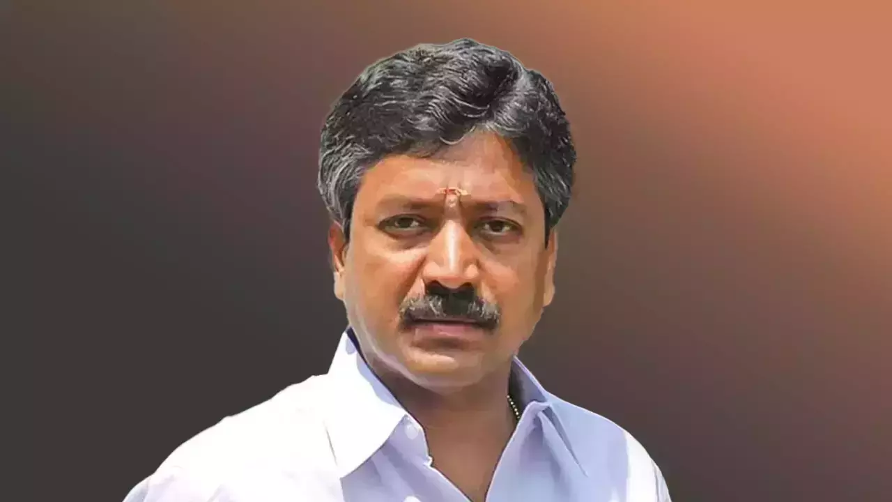 Tamil Nadu: सी वी षणमुगम द्वारा खाली की गई सीट के लिए उपचुनाव Tamil Nadu: सी वी षणमुगम द्वारा खाली की गई सीट के लिए उपचुनाव