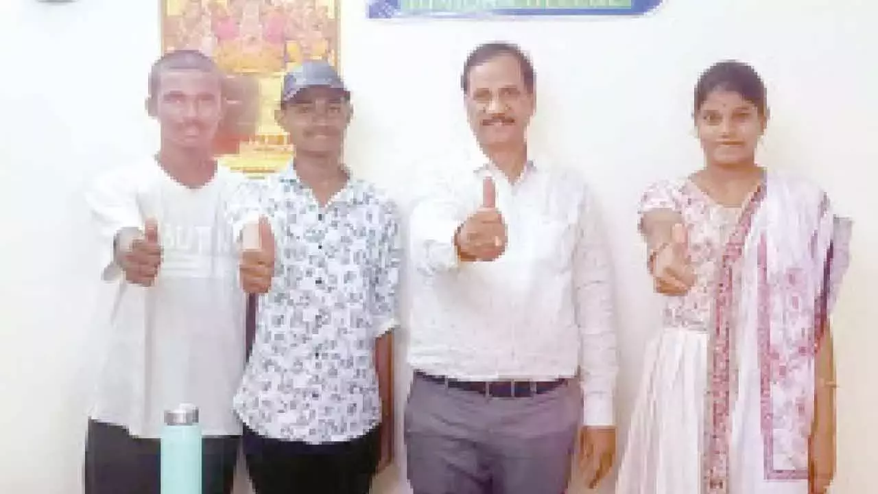 Telangana: स्टेमस्पार्क के छात्रों ने जेईई एडवांस्ड में सफलता हासिल की Telangana: स्टेमस्पार्क के छात्रों ने जेईई एडवांस्ड में सफलता हासिल की