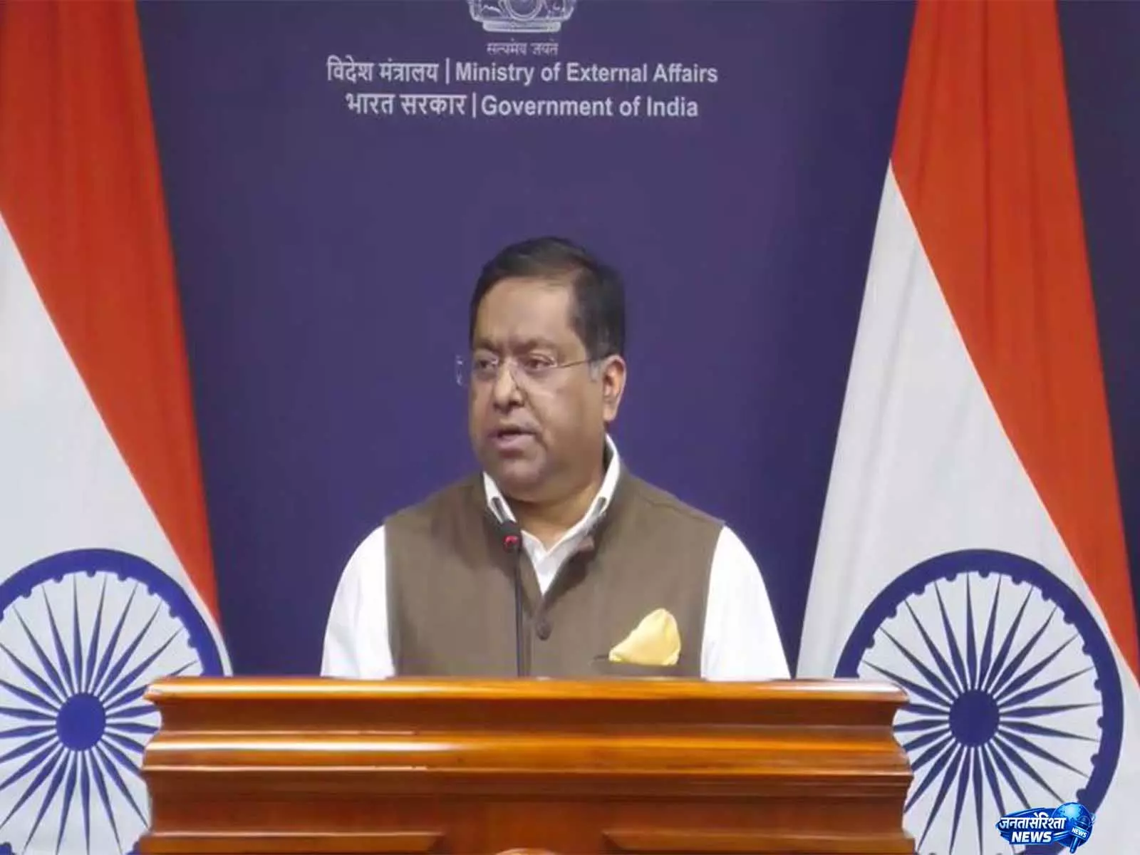 MEA: भारत-नेपाल संबंधों में तीसरे पक्ष की कोई भूमिका नहीं, सीमा विवाद सुलझाने के लिए तंत्र मौजूद MEA: भारत-नेपाल संबंधों में तीसरे पक्ष की कोई भूमिका नहीं, सीमा विवाद सुलझाने के लिए तंत्र मौजूद