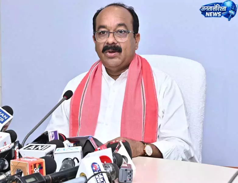 स्ट्रीट वेंडर्स को केवल ऋण ही नहीं, सुरक्षा और सम्मान से भरा जीवन भी मिले: अरुण साव स्ट्रीट वेंडर्स को केवल ऋण ही नहीं, सुरक्षा और सम्मान से भरा जीवन भी मिले: अरुण साव