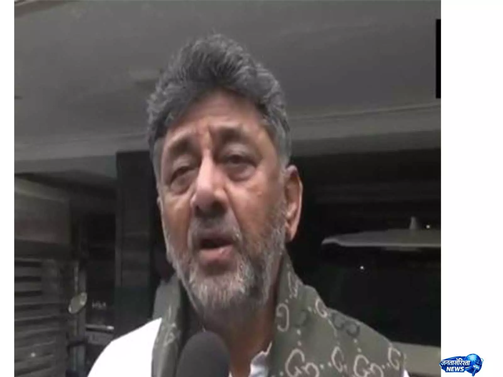 गांधी परिवार ने मुझ पर विश्वास किया, मुझे अवसर दिए...: कर्नाटक के मनोनीत CM डीके शिवकुमार गांधी परिवार ने मुझ पर विश्वास किया, मुझे अवसर दिए...: कर्नाटक के मनोनीत CM डीके शिवकुमार