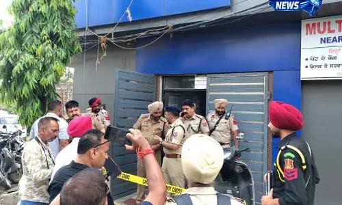 Gurdaspur के प्राइवेट अस्पताल पर ग्रेनेड हमला Gurdaspur के प्राइवेट अस्पताल पर ग्रेनेड हमला