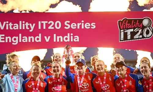 तीसरे T20I में इंग्लैंड ने भारत को 6 विकेट से हराकर सीरीज़ 2-1 से जीती