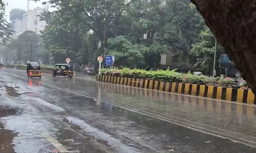तेज़ गर्मी के बाद Mumbai में बारिश, कई इलाकों में मौसम हुआ सुहावना