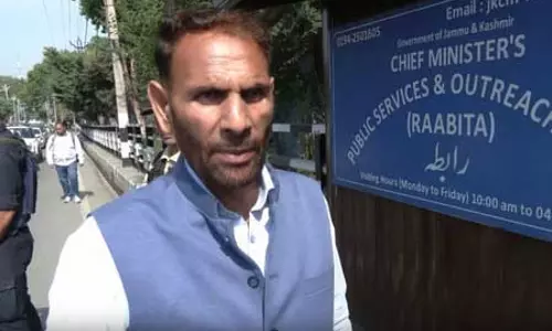 उमर अब्दुल्ला की बैठक में राज्य का दर्जा और विकास मुख्य मुद्दा: अब्दुल मजीद लारमी उमर अब्दुल्ला की बैठक में राज्य का दर्जा और विकास मुख्य मुद्दा: अब्दुल मजीद लारमी