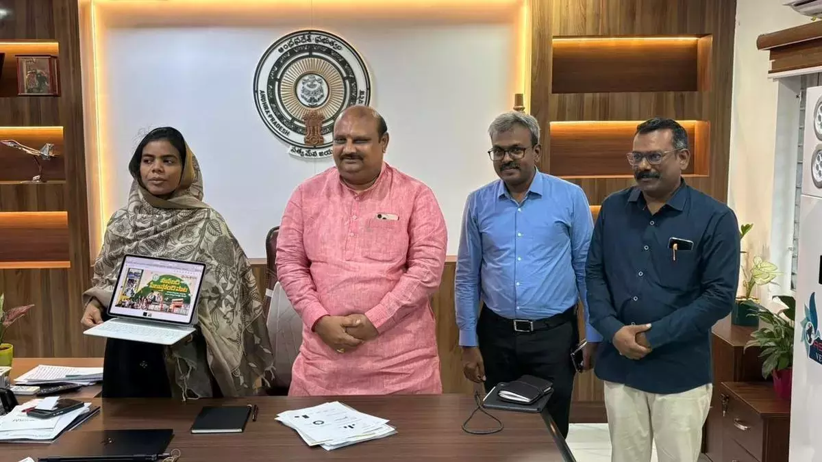 Andhra: आंध्र प्रदेश के माना बड़ी पिलुसतोंडी गाने में सरकारी स्कूलों की उपलब्धियों पर रोशनी डाली गई