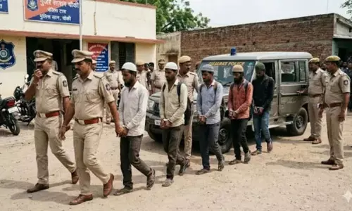 Ahmedabad : बांग्लादेशी नागरिकों के खिलाफ बड़ा अंडरकवर ऑपरेशन, 131 गिरफ्तार