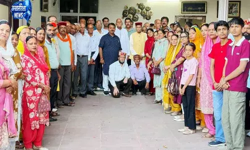 Samirpur पहुंचे BJP PRI विजेता, धूमल से की मुलाकात