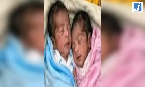 महिला ने टोटो में दिया जुड़वा बच्चों को जन्म, ANM बनीं फरिश्ता महिला ने टोटो में दिया जुड़वा बच्चों को जन्म, ANM बनीं फरिश्ता