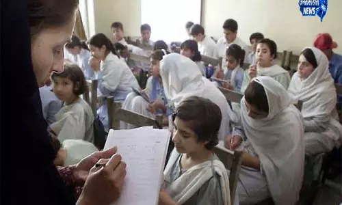 Pakistan में शिक्षा के प्राइवेटाइजेशन पर टीचरों का विरोध