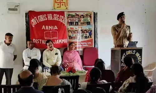Jammu: जीजीएचएसएस अरनिया में छात्रों को किया गया नशे के खिलाफ जागरूक