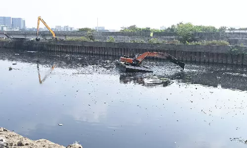 मुंबई में बारिश के बीच BMC ने गाद सफाई में प्रगति का दावा किया