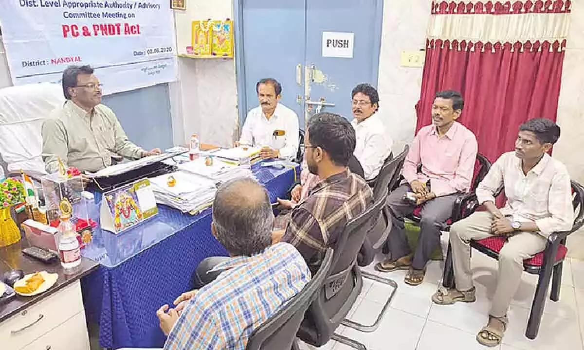 Andhra: DMHO ने चेतावनी दी है कि गैर-कानूनी तरीके से लिंग जांच करने पर जेल और लाइसेंस कैंसिल हो सकता है