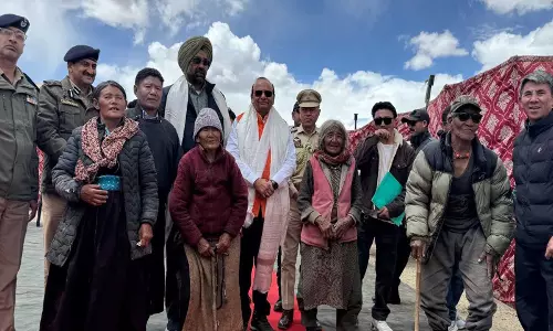 लद्दाख के L-G VK  सक्सेना ने वाइब्रेंट विलेज प्रोग्राम के तहत चुमुर में पहले मॉडल बॉर्डर गांव की नींव रखी