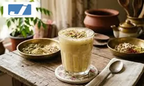 इलायची दूध: ठंडक और सेहत का बढ़िया मिश्रण
