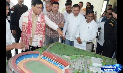 Sarbananda सोनोवाल ने डिब्रूगढ़ के मल्टी-डिसिप्लिनरी स्पोर्ट्स कॉम्प्लेक्स का निरीक्षण किया