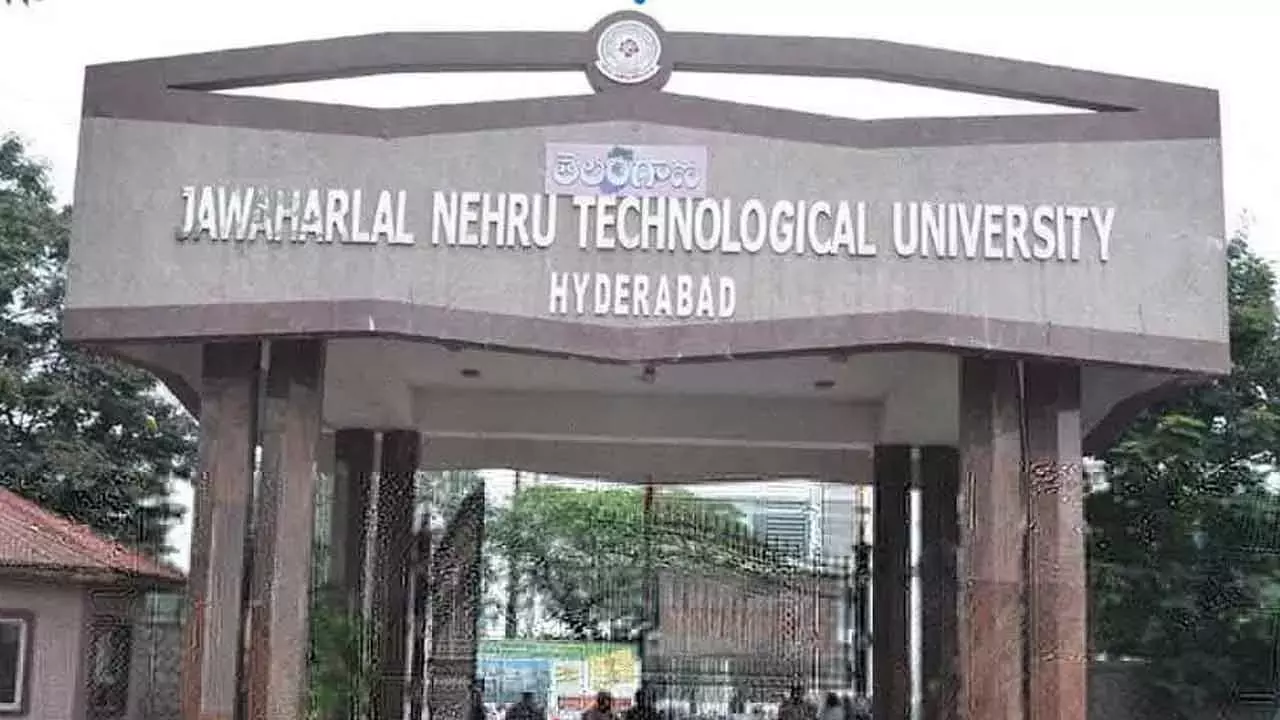 JNTUH ने देशभक्ति के जोश के साथ बारहवां तेलंगाना स्थापना दिवस मनाया