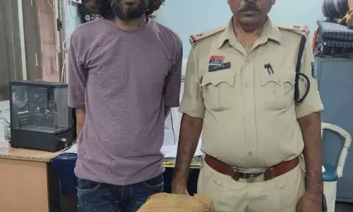 हिस्ट्रीशीटर को श्मशान घाट के पास गांजा बेचते पकड़ा गया
