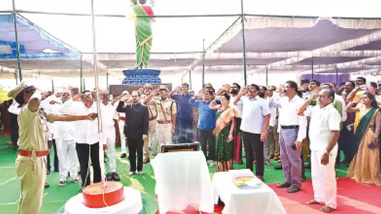 कल्याणकारी योजनाएं पूरे राज्य में जीवन बदल रही हैं: येन्नम श्रीनिवास रेड्डी