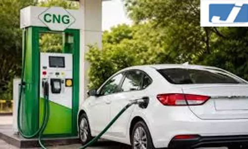 बढ़ते ईंधन दामों में CNG कारें बनें बेहतर विकल्प