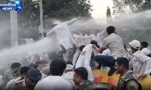 NEET पेपर लीक के विरोध में NSUI का केंद्रीय मंत्री निवास घेराव, पुलिस-प्रदर्शनकारियों में झड़प