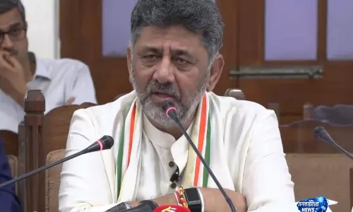 कर्नाटक CM डीके शिवकुमार का पहला कैबिनेट फैसला: छात्रों को मुफ्त बस पास कर्नाटक CM डीके शिवकुमार का पहला कैबिनेट फैसला: छात्रों को मुफ्त बस पास