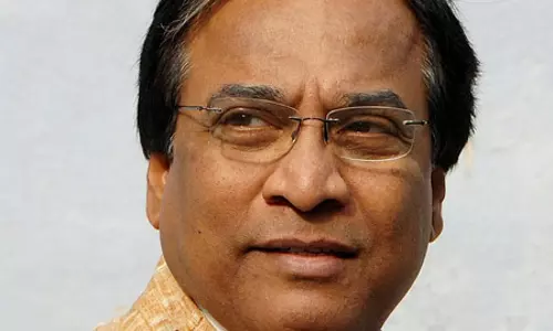 किराए के मकान पर अवैध कब्जे के आरोप में टीएमसी के प्रदेश उपाध्यक्ष गिरफ्तार किराए के मकान पर अवैध कब्जे के आरोप में टीएमसी के प्रदेश उपाध्यक्ष गिरफ्तार